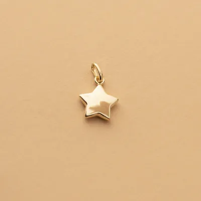 Yellow gold star-shaped pendant