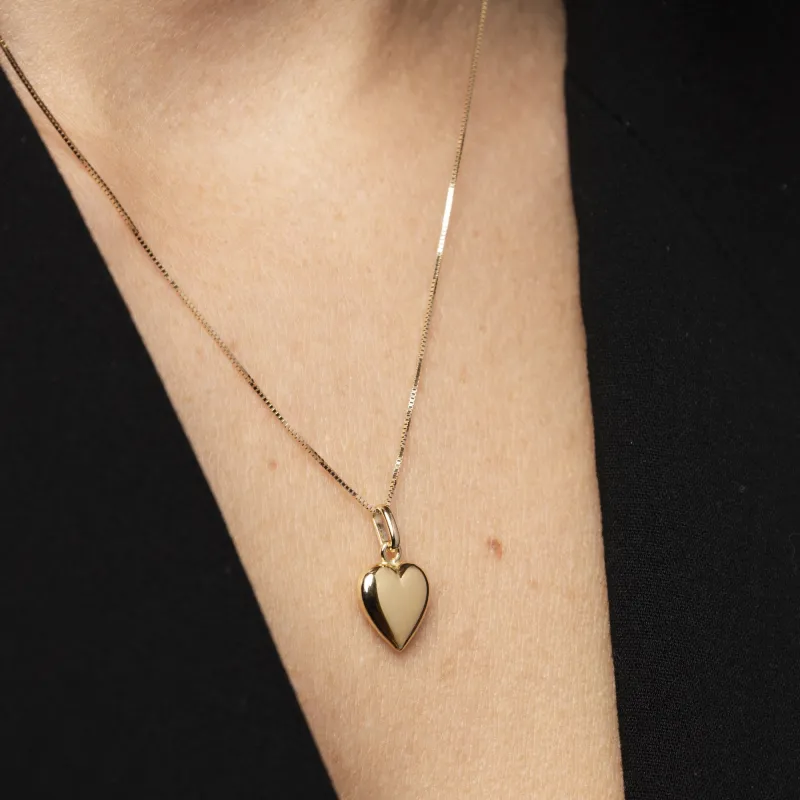 Yellow gold heart-shaped pendant
