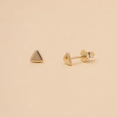 Yellow gold triangle-shaped earrings