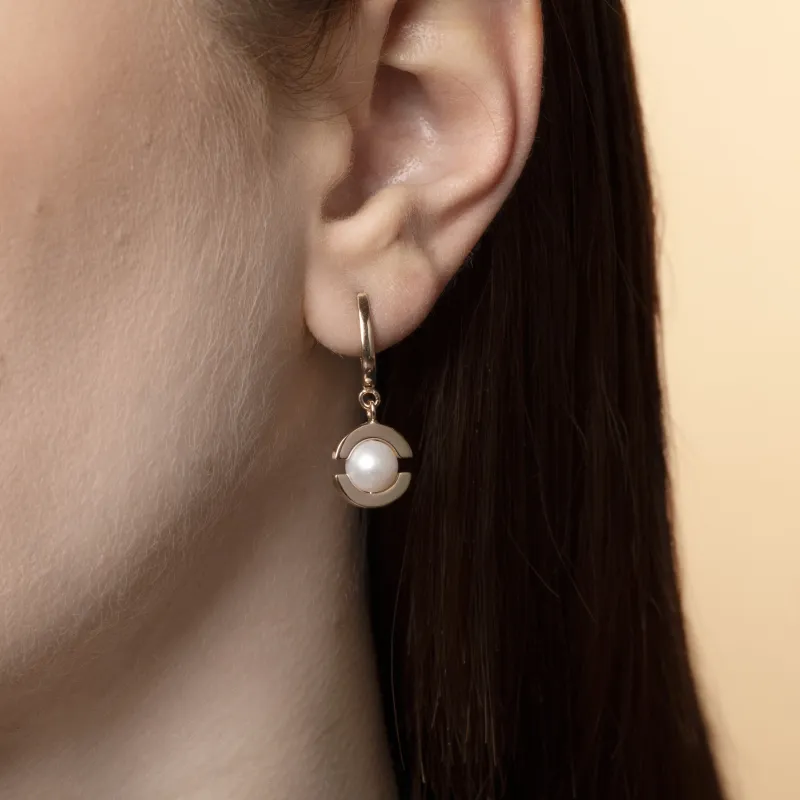 Yellow gold "Aurora" earrings with pearl