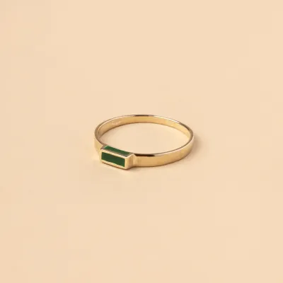 Prsten od žutog zlata "Mellifera" sa zelenim emajlom