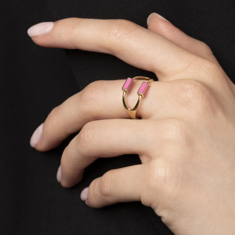 Yellow gold "Mellifera" ring with pink enamel