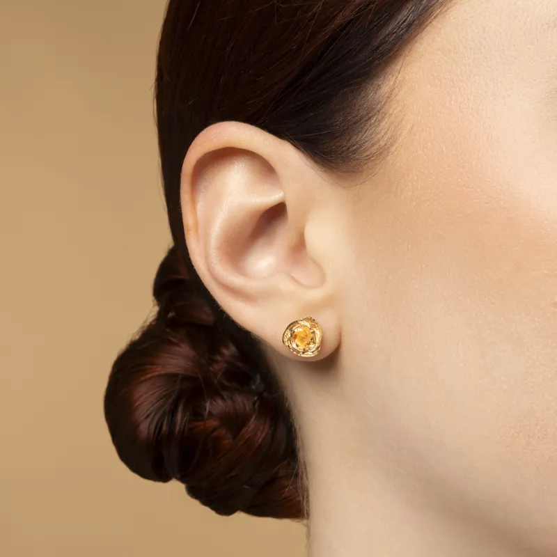 Yellow gold rose-shaped earrings