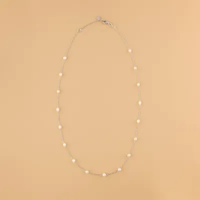 White gold neklace with pearls