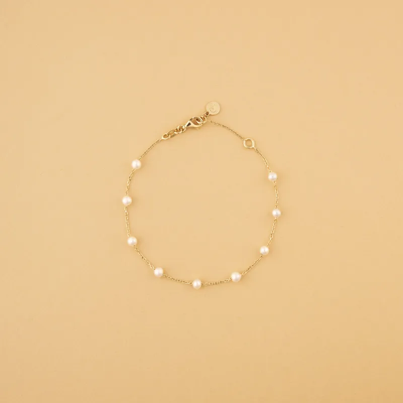 Yellow gold bracelet with pearls