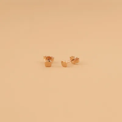 Red gold square-shaped earrings