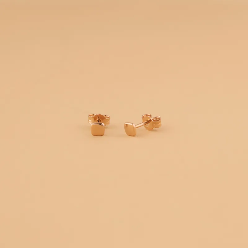 Red gold square-shaped earrings