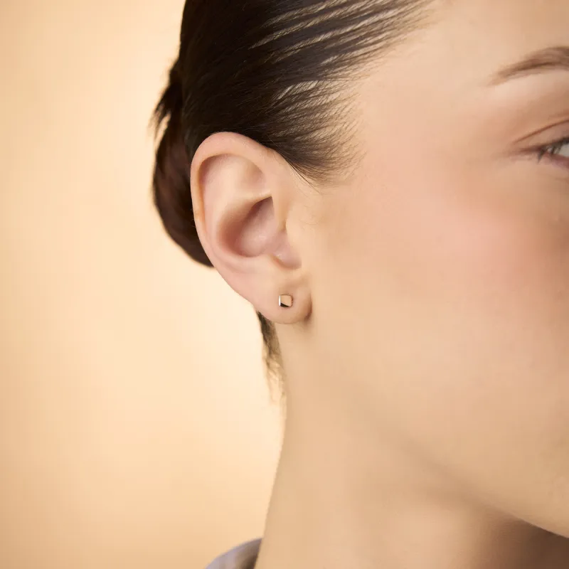 Red gold square-shaped earrings