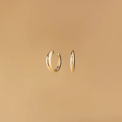 Yellow gold hoops earrings