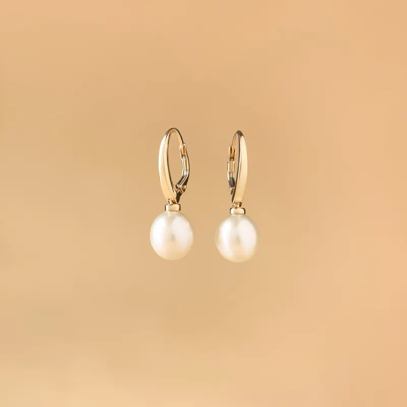 Yellow gold classic earrings with pearls