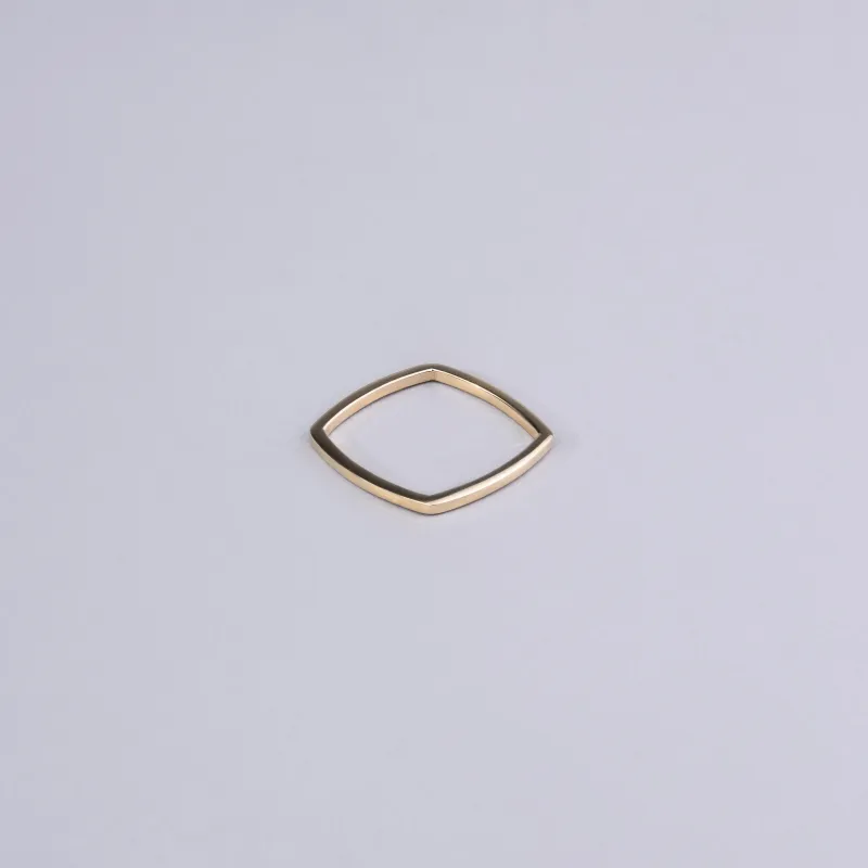 Yellow gold ring