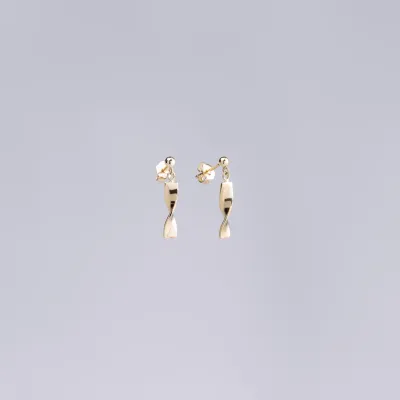 Yellow gold curl earrings