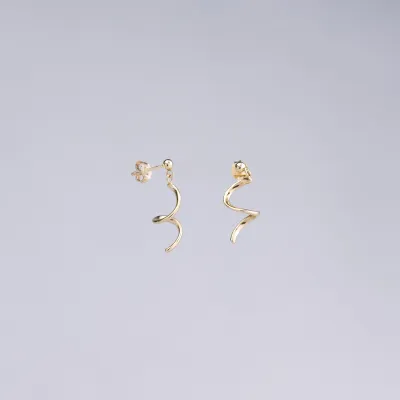 Yellow gold twist earrings