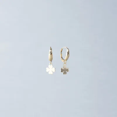 Yellow gold earrings with four-leaf clover