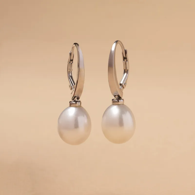 White gold classic earrings with pearl (short leverback)