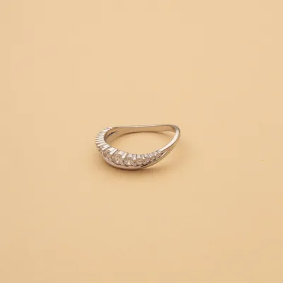 Prsten z bílého zlata s kubickou zirkonií
