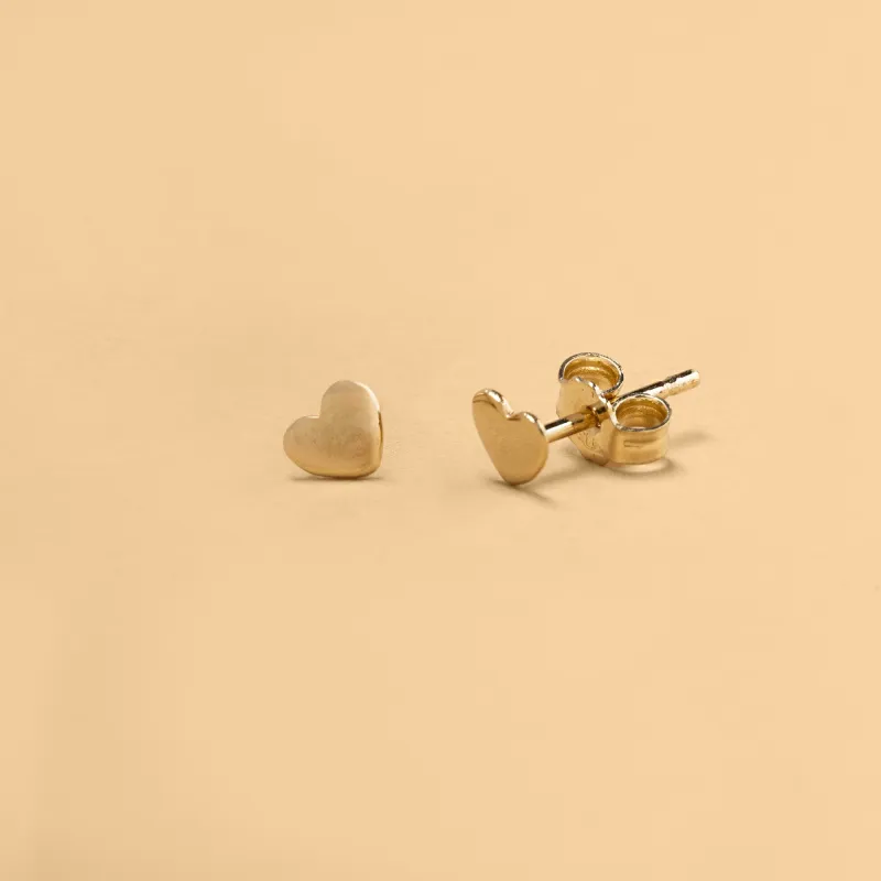 Náušnice ve tvaru srdce ze žlutého zlata
